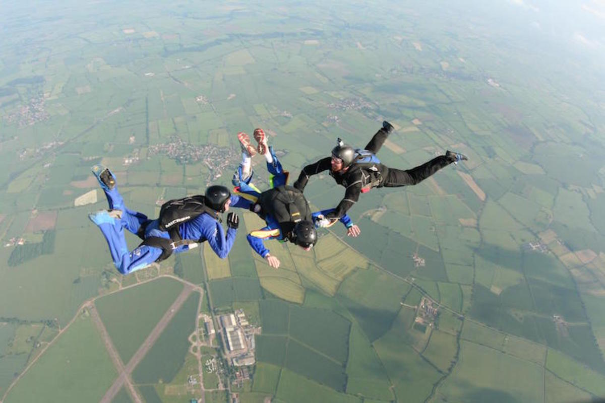 Skydive melbourne kilda tandem skydiving try experience 000ft godo duration